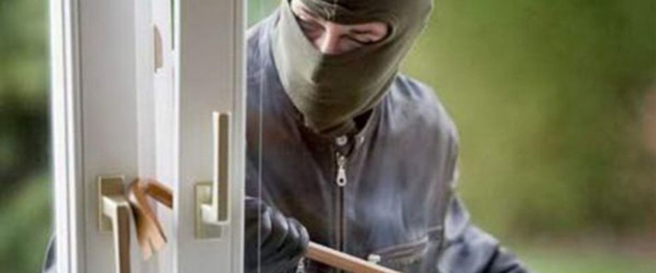 INTERVENCI&Oacute;N POLICIAL EN EL ROBO CON FUERZA (21 HORAS)